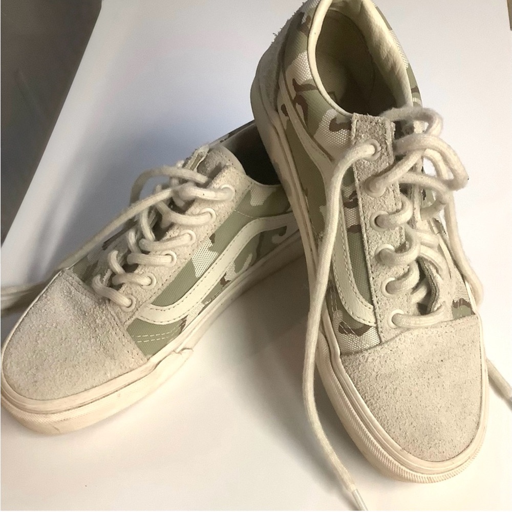 Vans Old Skool Sneakers in Camo print